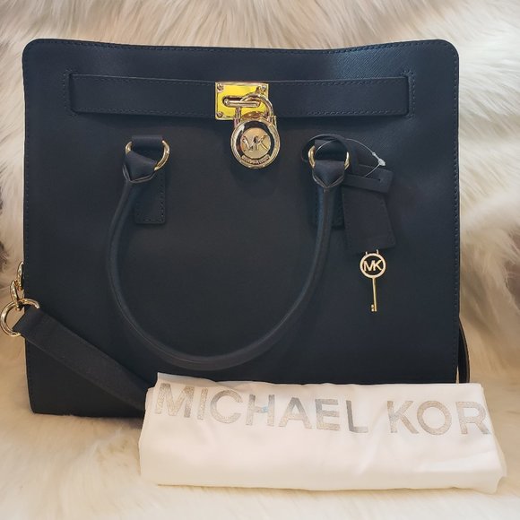 Meet your Posher, Audrey - Picture 2 of 16